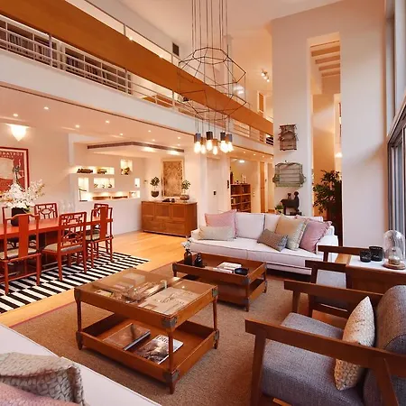 Amaryllis Villa